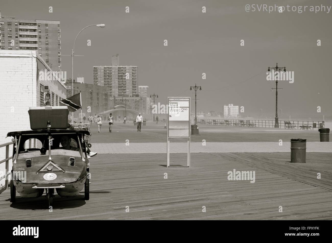 Coney island pier hi-res stock photography and images - Alamy
