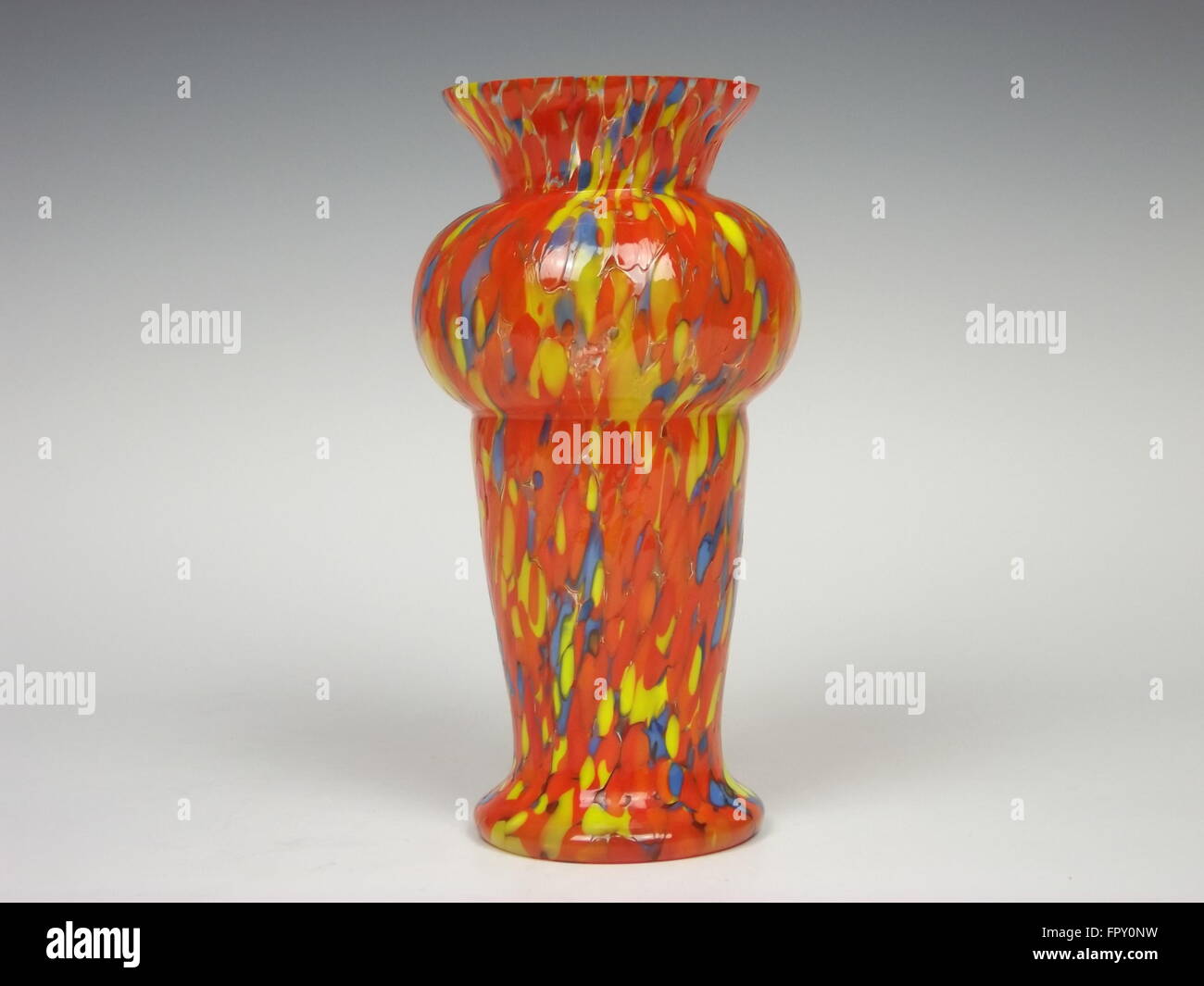 Art deco vase hi-res stock photography and images - Alamy