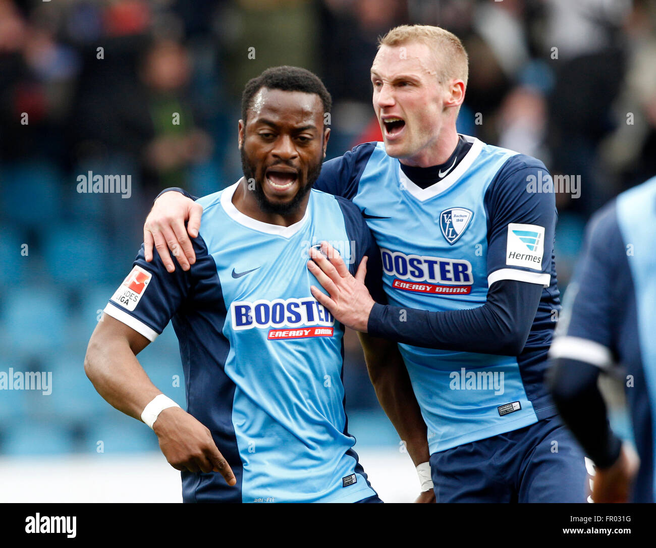Bochum, Germany. 20th Mar, 2016. Bochum's Nando Rafael (L) celebrates his 2-2 goal with teammate Felix Bastians during the German second division Bundesliga soccer match between VfL Bochum and SpVgg Greuther Fuerth at rewirpowerSTADION in Bochum, Germany, 20 March 2016. Photo: ROLAND WEIHRAUCH/dpa/Alamy Live News Stock Photo