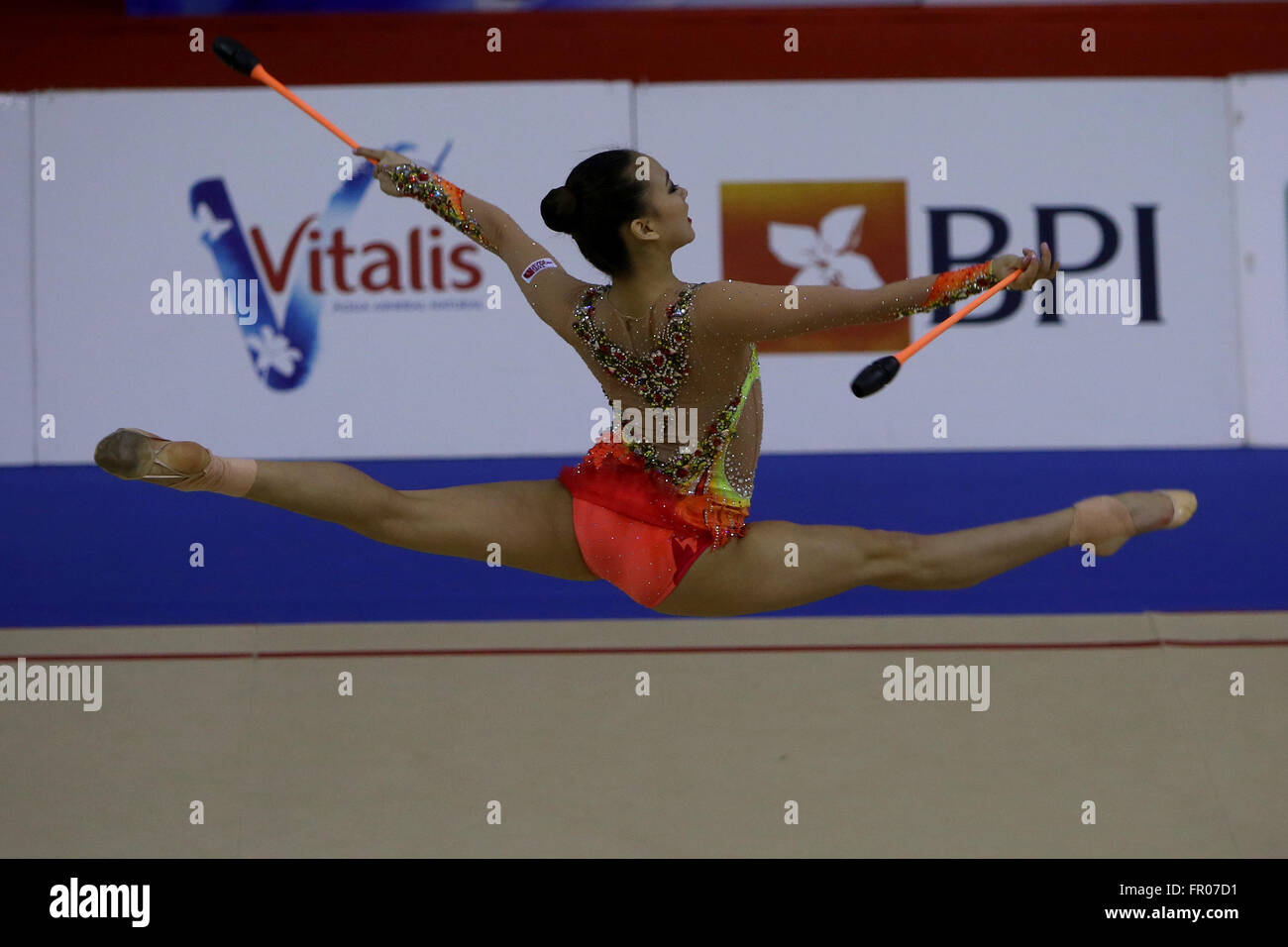 Lisbon, Portugal. 20th Mar, 2016. Second placed Yeon Jae Son of Korea performs with the hoop during the final of the FIG Rhythmic Gymnastics World Cup in Lisbon, Portugal on March 20, 2016. © Pedro Fiuza/ZUMA Wire/Alamy Live News Stock Photo