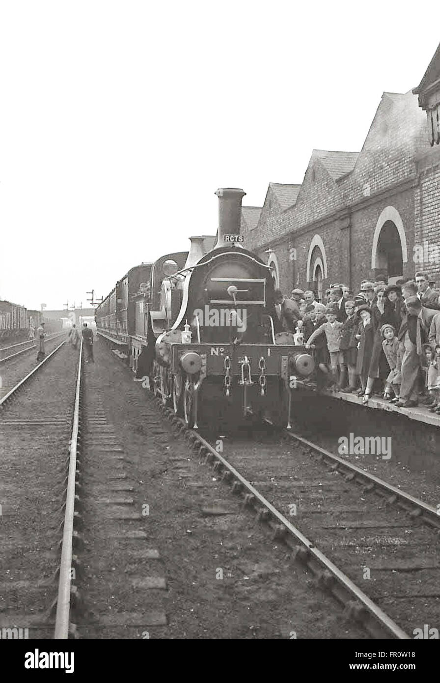 Stirling GNR 8ft Single on an RCTS excursion at Peterborough in 1938 Stock Photo