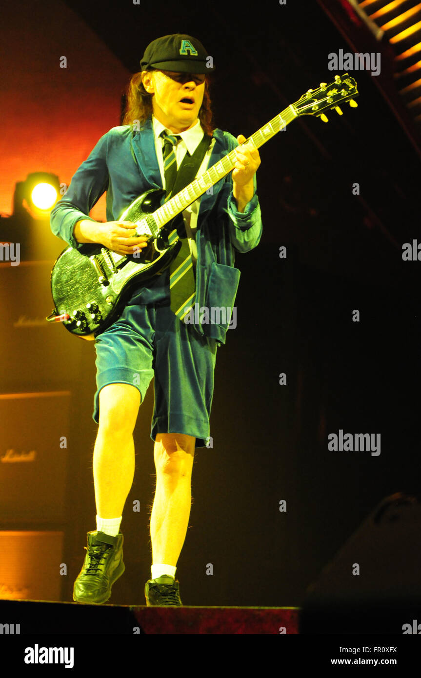 AC/DC Rock or Bust World Tour 2016 at United Center in Chicago, IL, USA on February 17, 2016 SOLD OUT  Featuring: Angus Young Where: Chicago, Illinois, United States When: 18 Feb 2016 Stock Photo