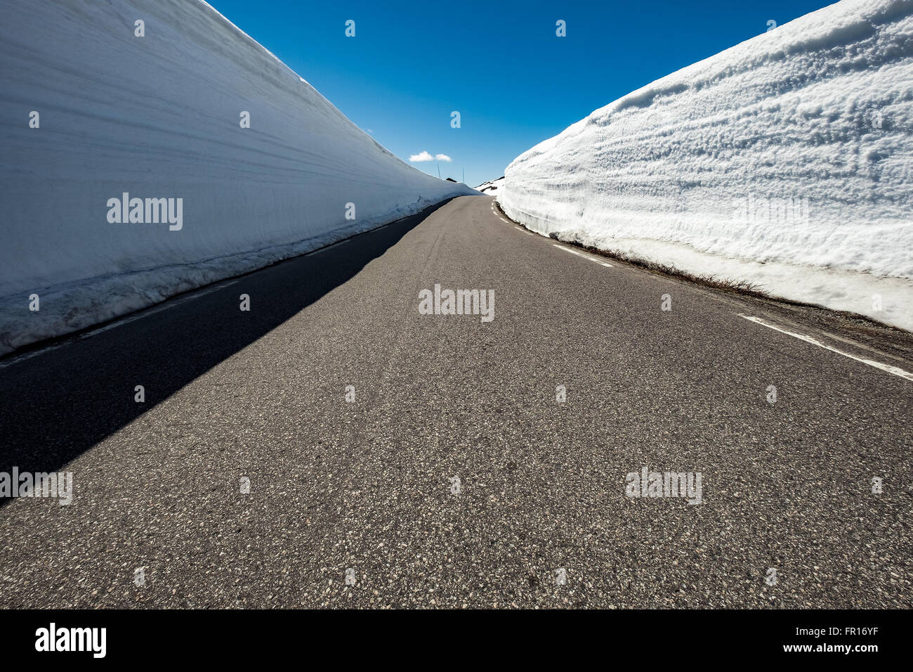 Mountain Road In Norway With High Snow Wall Stock Photo Alamy Mountain Road In Norway With High Snow Wall Stock Photo Alamy
