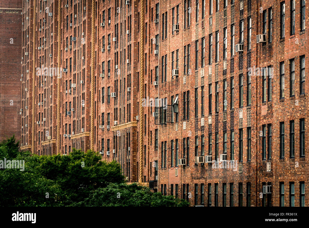 London Terrace Gardens Apartments And Office Space 435 West 23rd