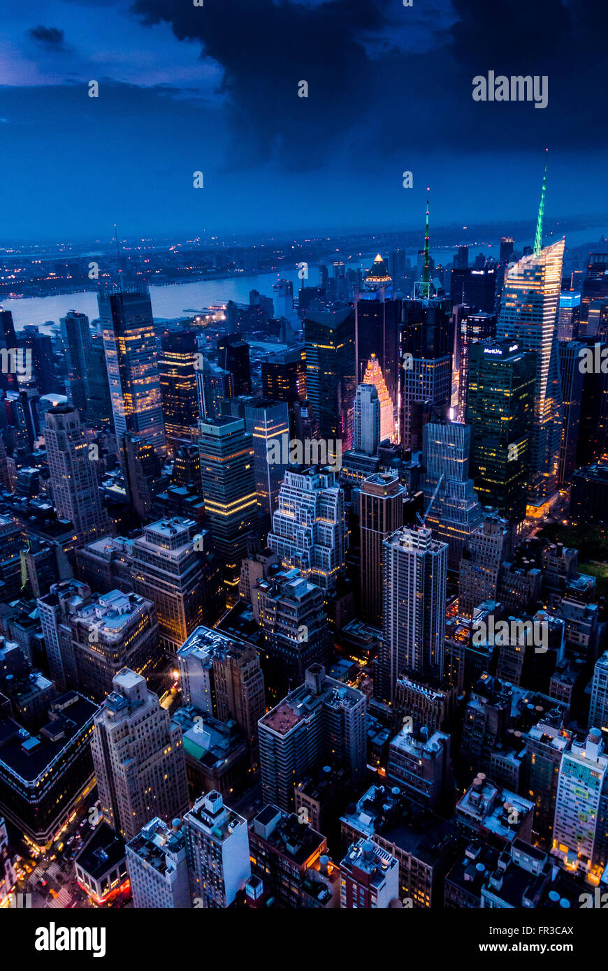 New york city at night aerial hi-res stock photography and images - Alamy