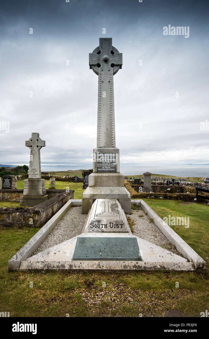 The grave of Jacobite heroine Flora MacDonald at Kilmuir Cemetery on the Isle of Skye, Scotland, UK Stock Photo