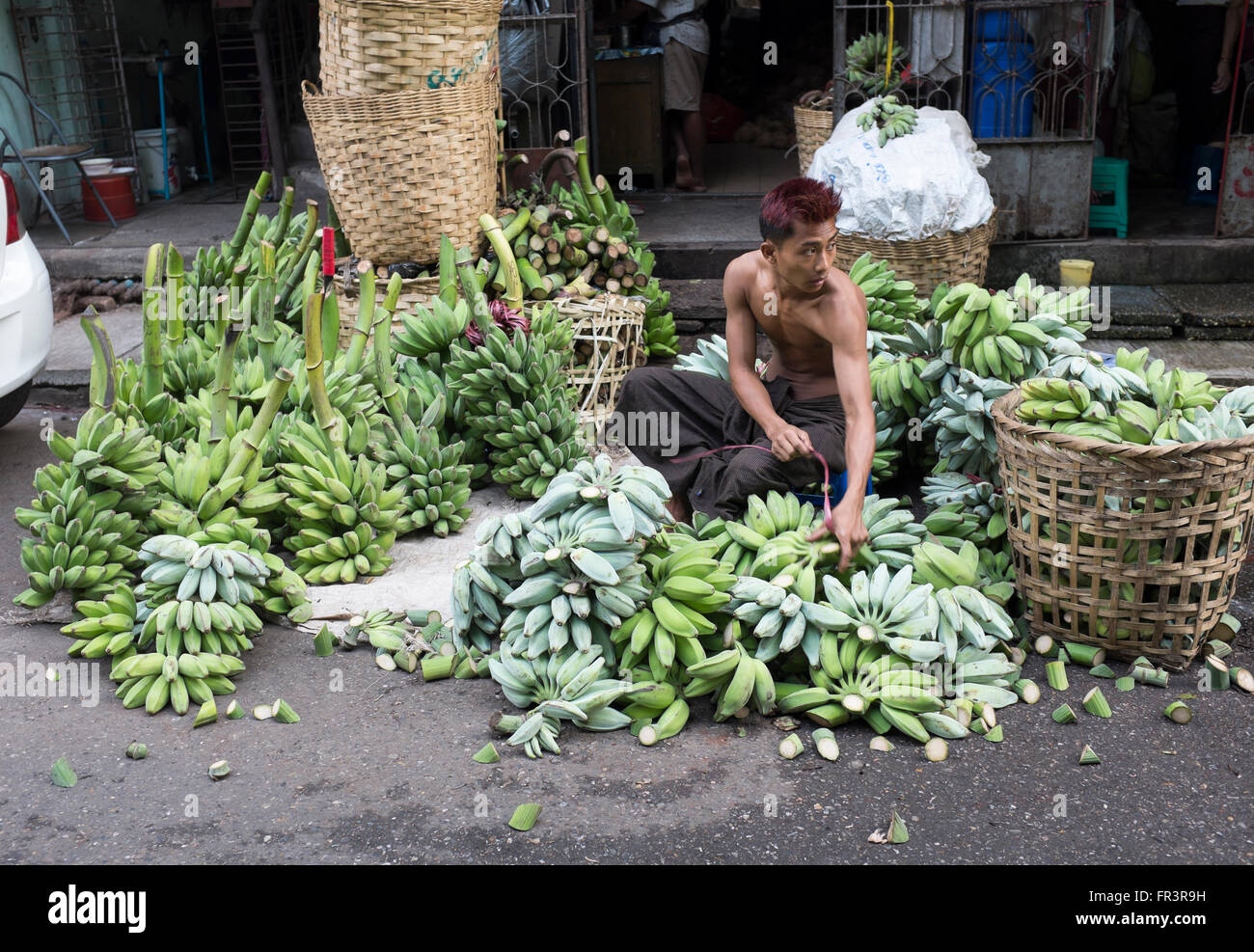 Banana shop hi-res stock photography and images - Alamy