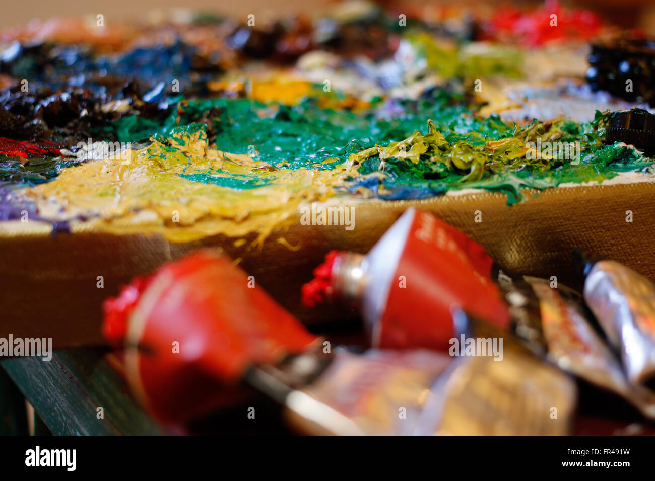 Object oil painting supplies hi-res stock photography and images - Alamy