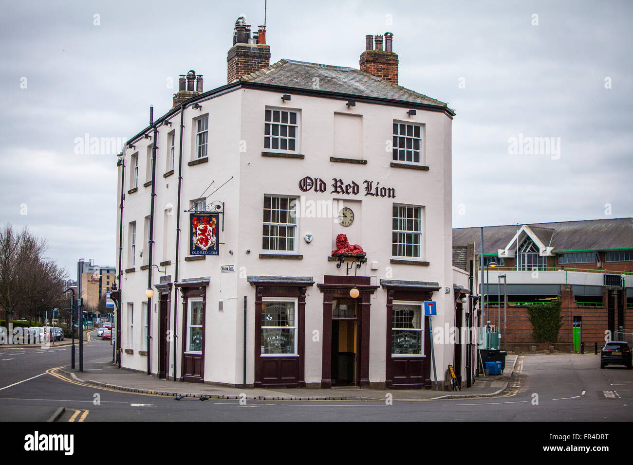 The old Red Lion Pub in Leeds, West Yorkshire, UK Stock Photo Alamy