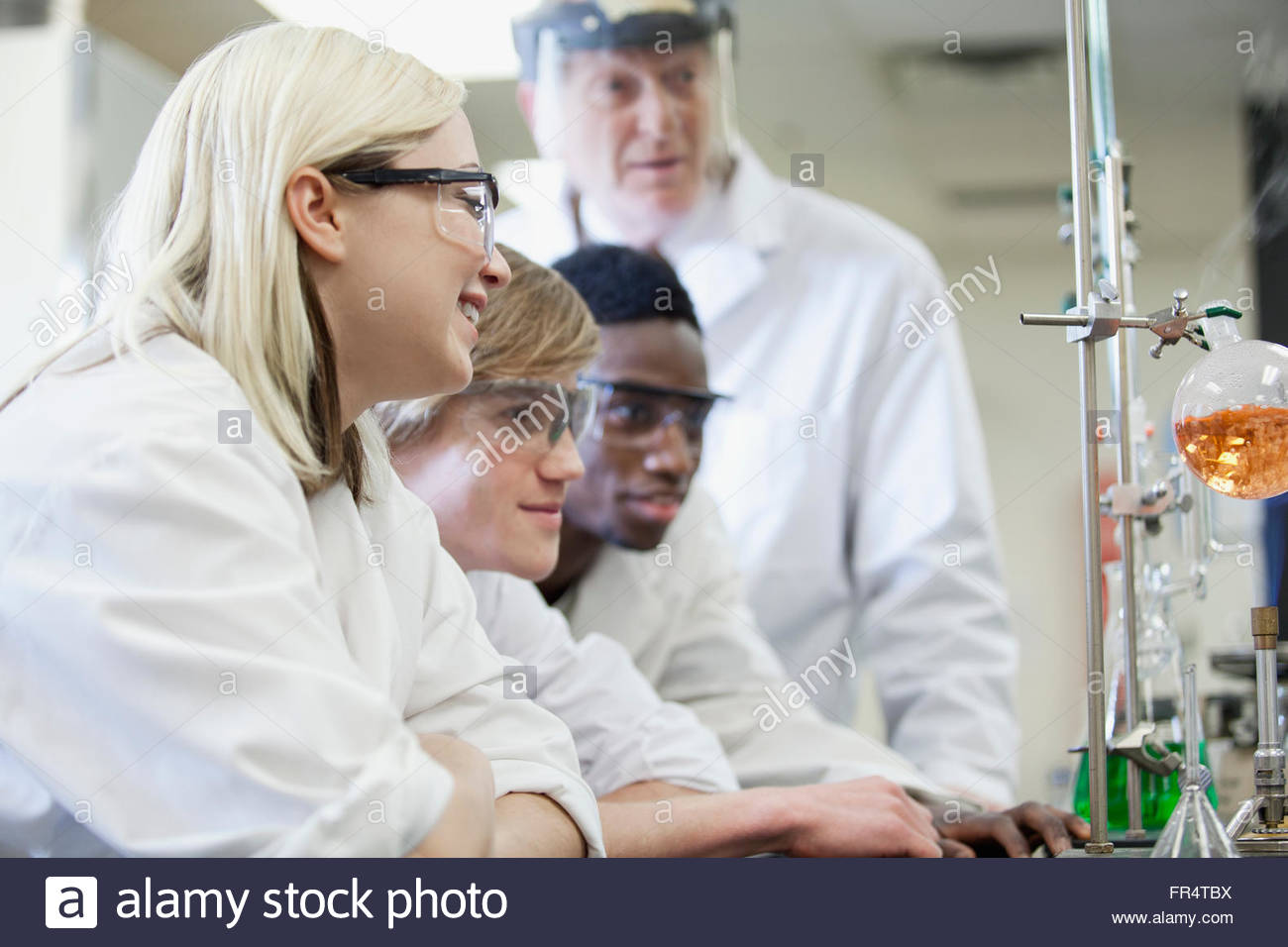 Lab Student Collefe Black university students lab hi-res stock photography and images - Alamy