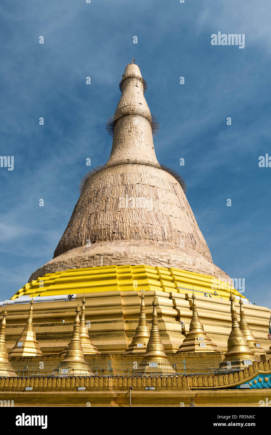 Shwemawdaw Pagoda (Golden God Temple) in Bago, Myanmar (Burma) Stock Photo