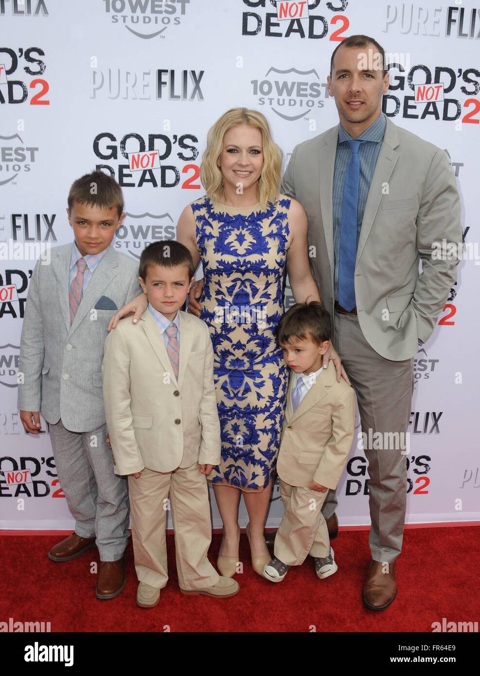 Los Angeles, CA, USA. 21st Mar, 2016. Melissa Joan Hart, Husband and