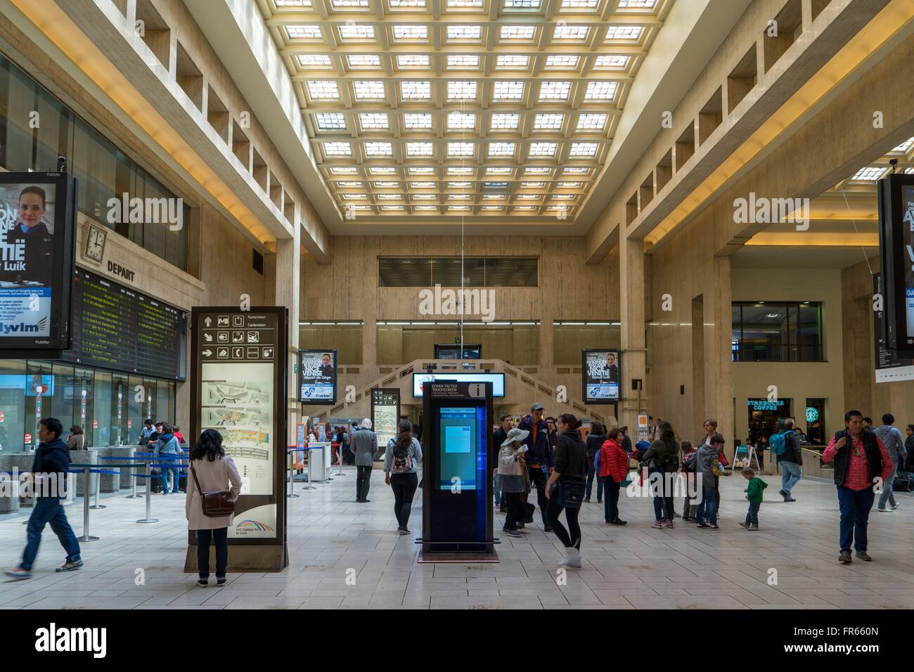 Belgien: Empfangshalle des Bahnhofs Bruxelles-Central in Brüssel. Foto vom 15. Mai 2015. Stock Photo