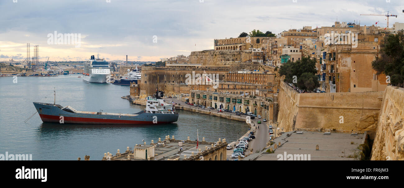october-ships-sailing-boat-hi-res-stock-photography-and-images-alamy