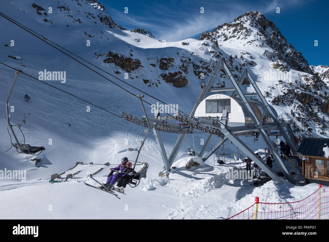 Old ski chairlift hi-res stock photography and images - Alamy