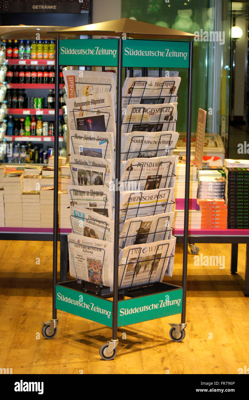 Zeitschriften und Tageszeitungsstaender mit dem Logo der 'Sueddeutschen Zeitung', Berlin. Stock Photo