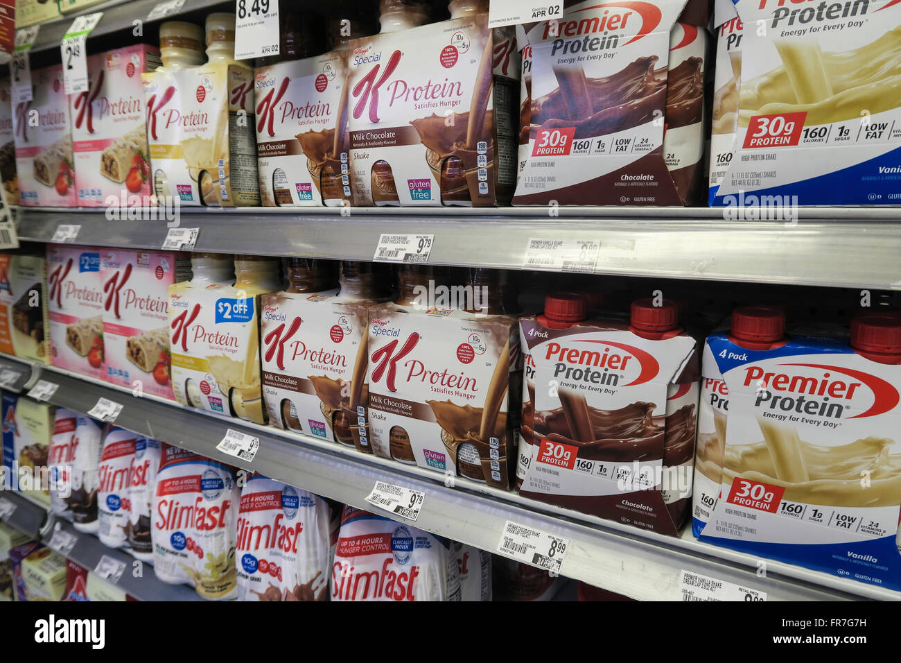 Walgreens store chocolate hires stock photography and images Alamy