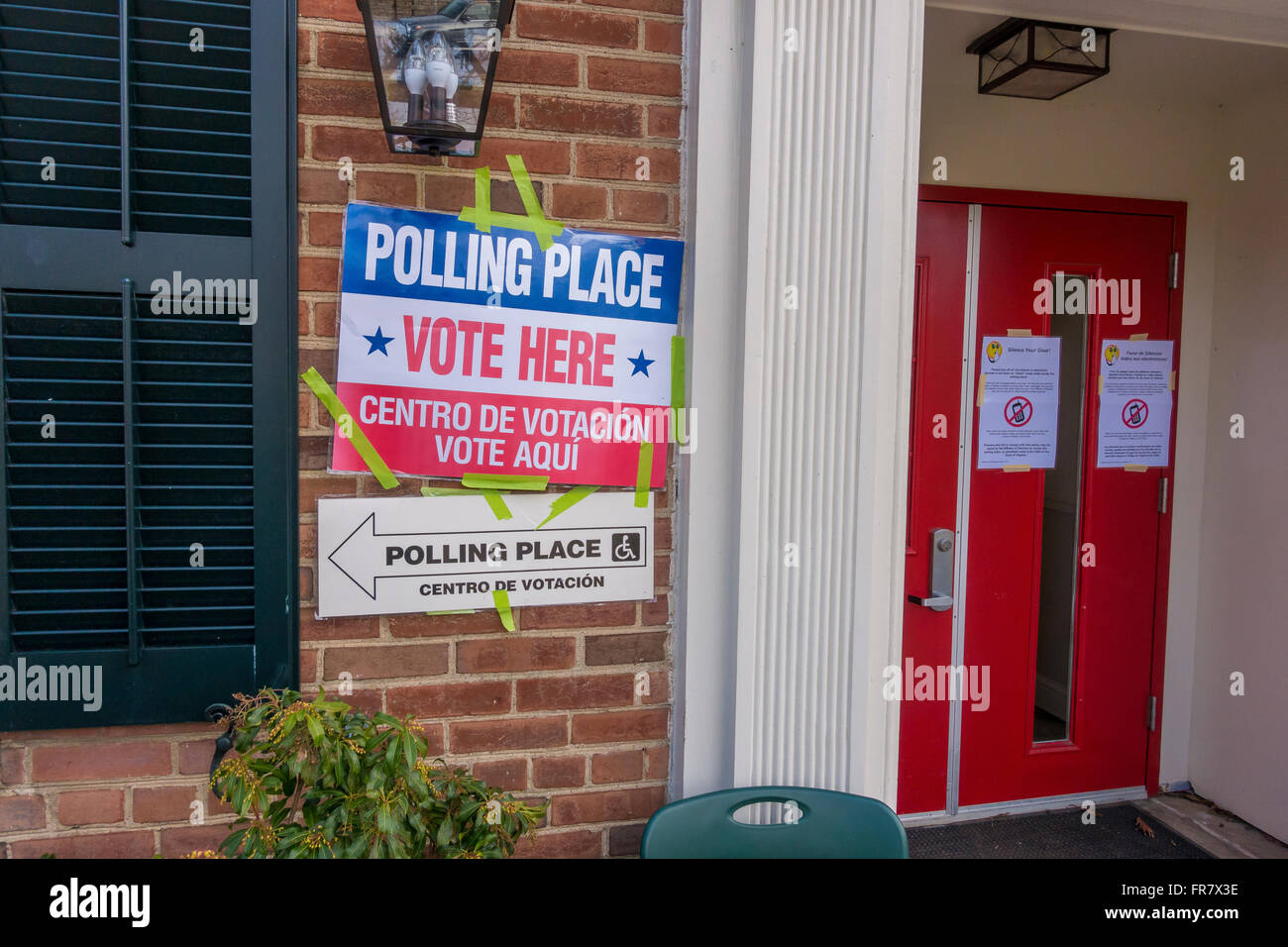 ARLINGTON, VIRGINIA, USA - Vote sign at Lyon Village Community Center, March 1, 2016 Presidential Primary. Stock Photo