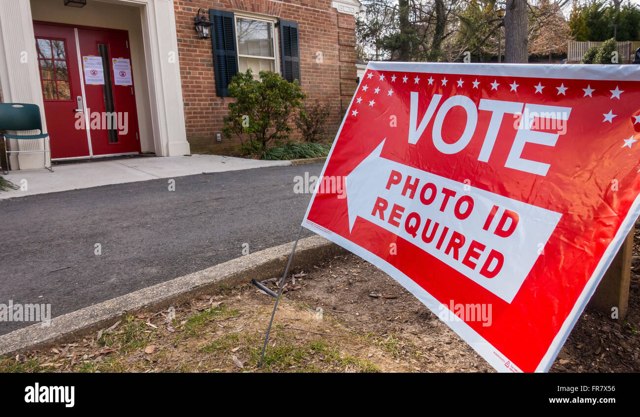 ARLINGTON, VIRGINIA, USA - Vote sign, Photo ID Required, at Lyon Village Community Center, March 1, 2016 Presidential Primary. Stock Photo