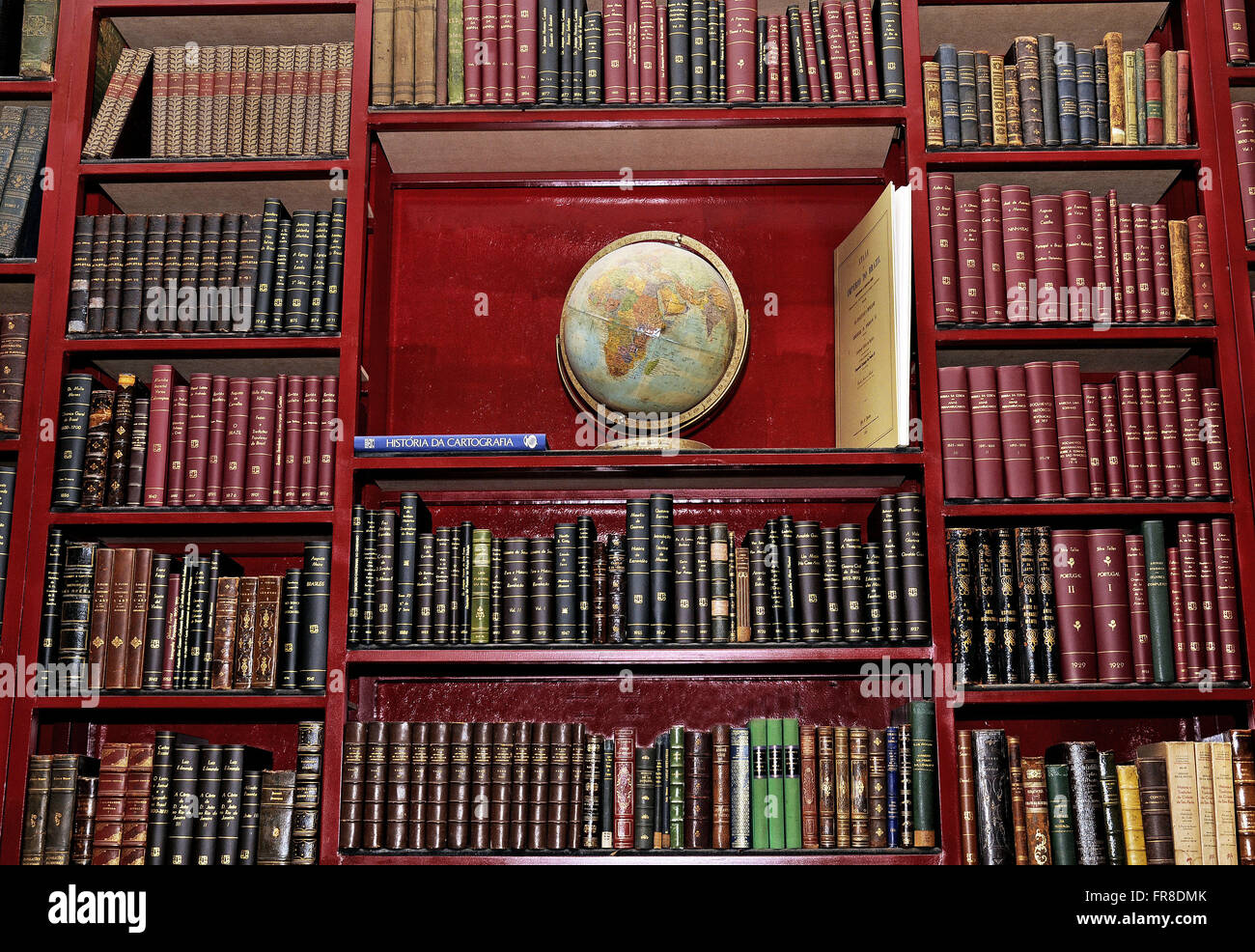 Detail of a library bookshelf Stock Photo Alamy
