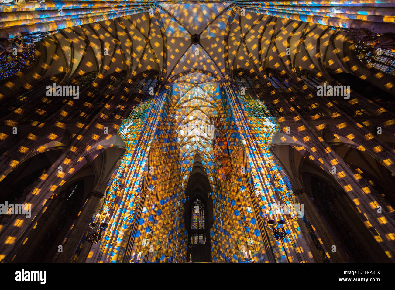 LUX Eucharistica, Cologne Cathedral illumination by German artists