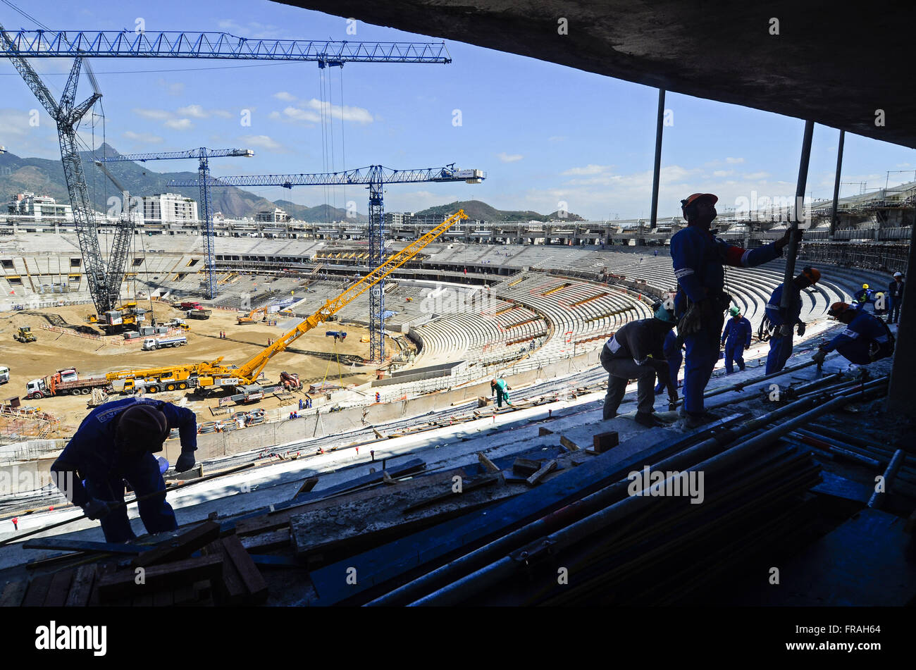 Operatives in the work of reforming the Estadio do Maracana for the World Cup 2014 Stock Photo