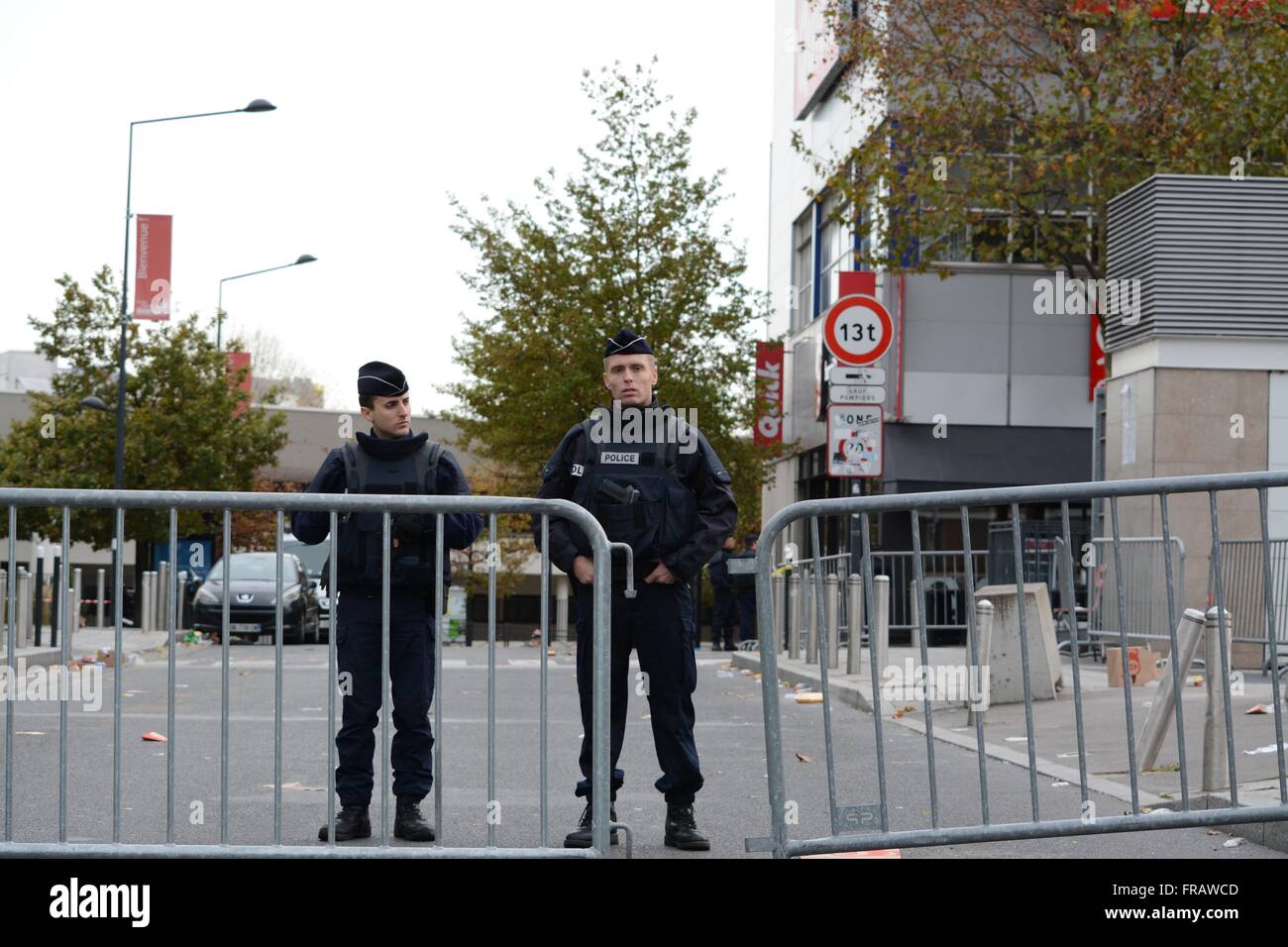 November 14th 2015. Paris, France. French police stand guard outside the Stade de France, Saint-Denis.  ©Marc Ward/Alamy Stock Photo