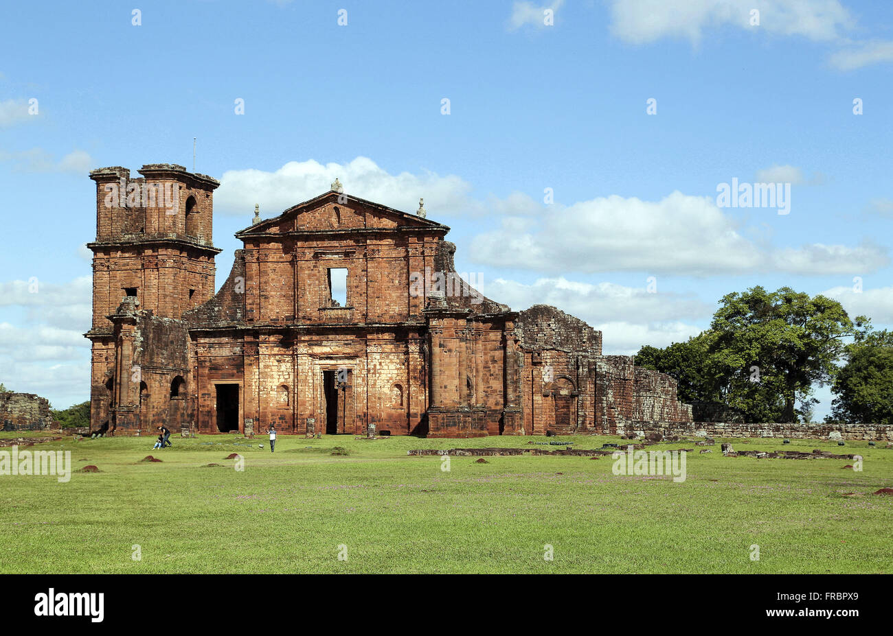 Sítio Arqueológico São Miguel Arcanjo - ruínas da Igreja de São Miguel construída de 1735 a 1745 Stock Photo
