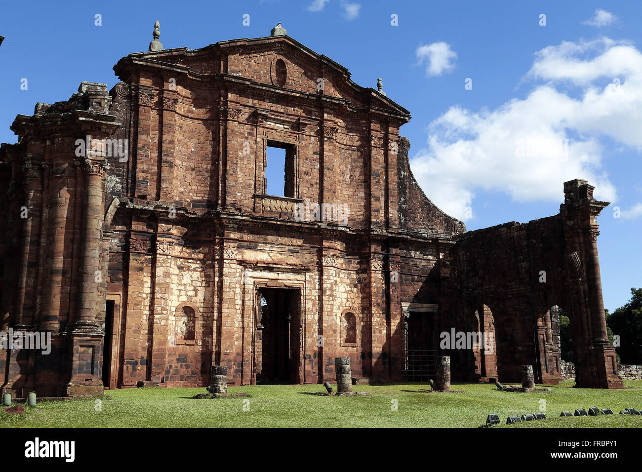 Sítio Arqueológico São Miguel Arcanjo - ruínas da Igreja de São Miguel construída de 1735 a 1745 Stock Photo