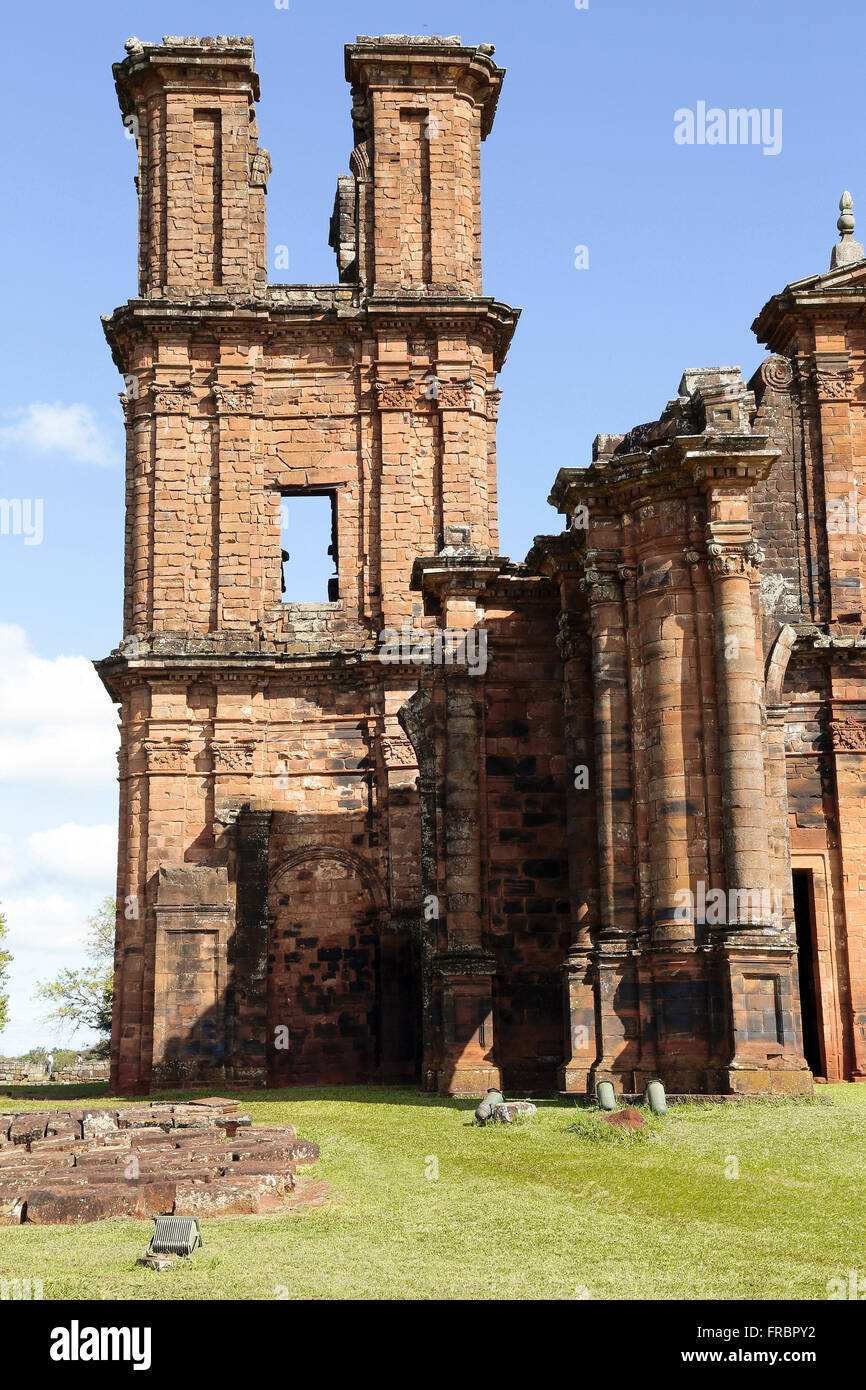 Sítio Arqueológico São Miguel Arcanjo - ruínas da torre da Igreja de São Miguel Stock Photo
