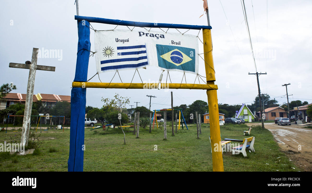 Praca In Balneario Barra Do Chui On The Border Between Brazil And Stock Photo Alamy Praca In Balneario Barra Do Chui On The Border Between Brazil And Stock Photo Alamy