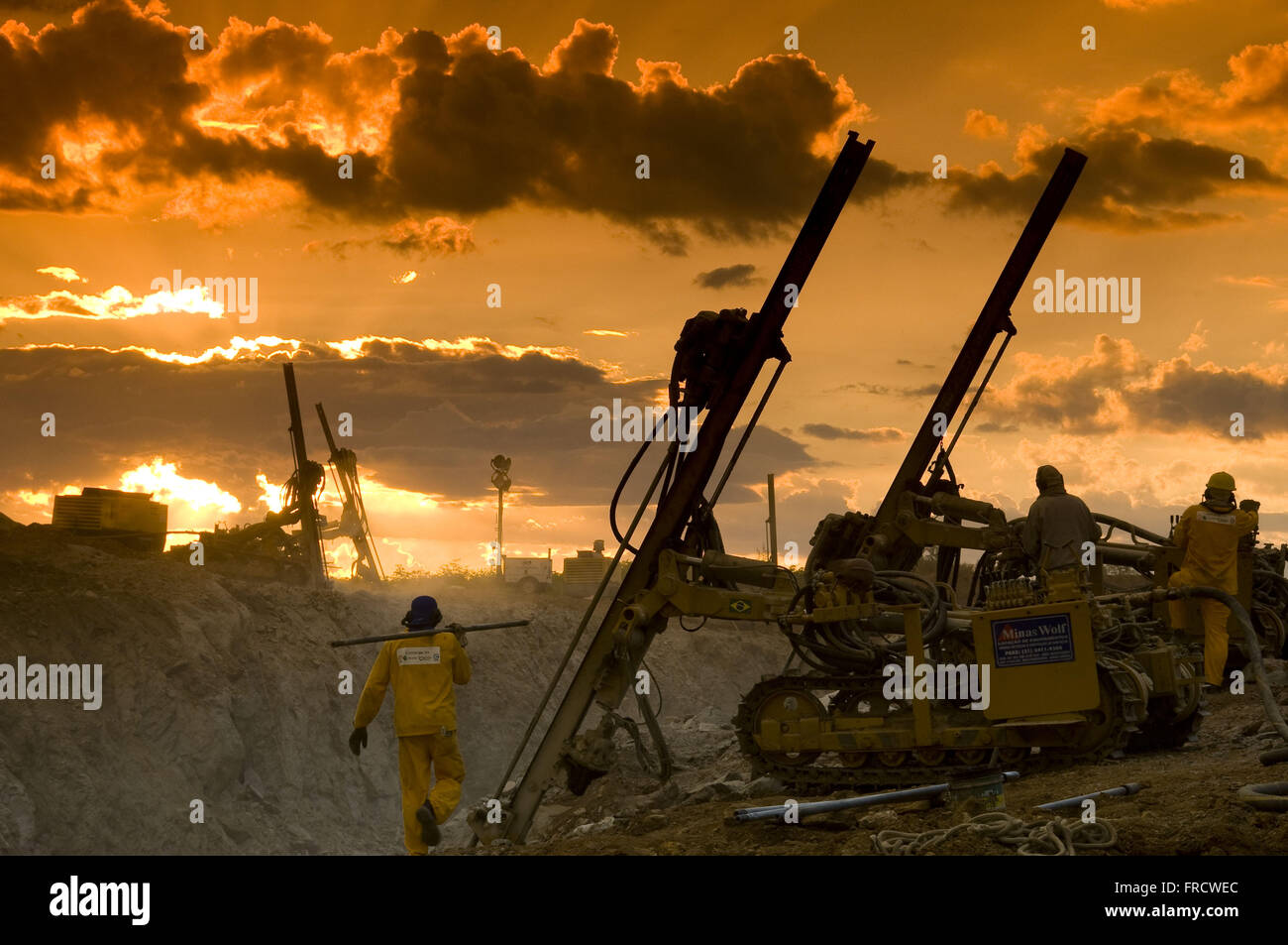 Drilling rigs hi-res stock photography and images - Alamy