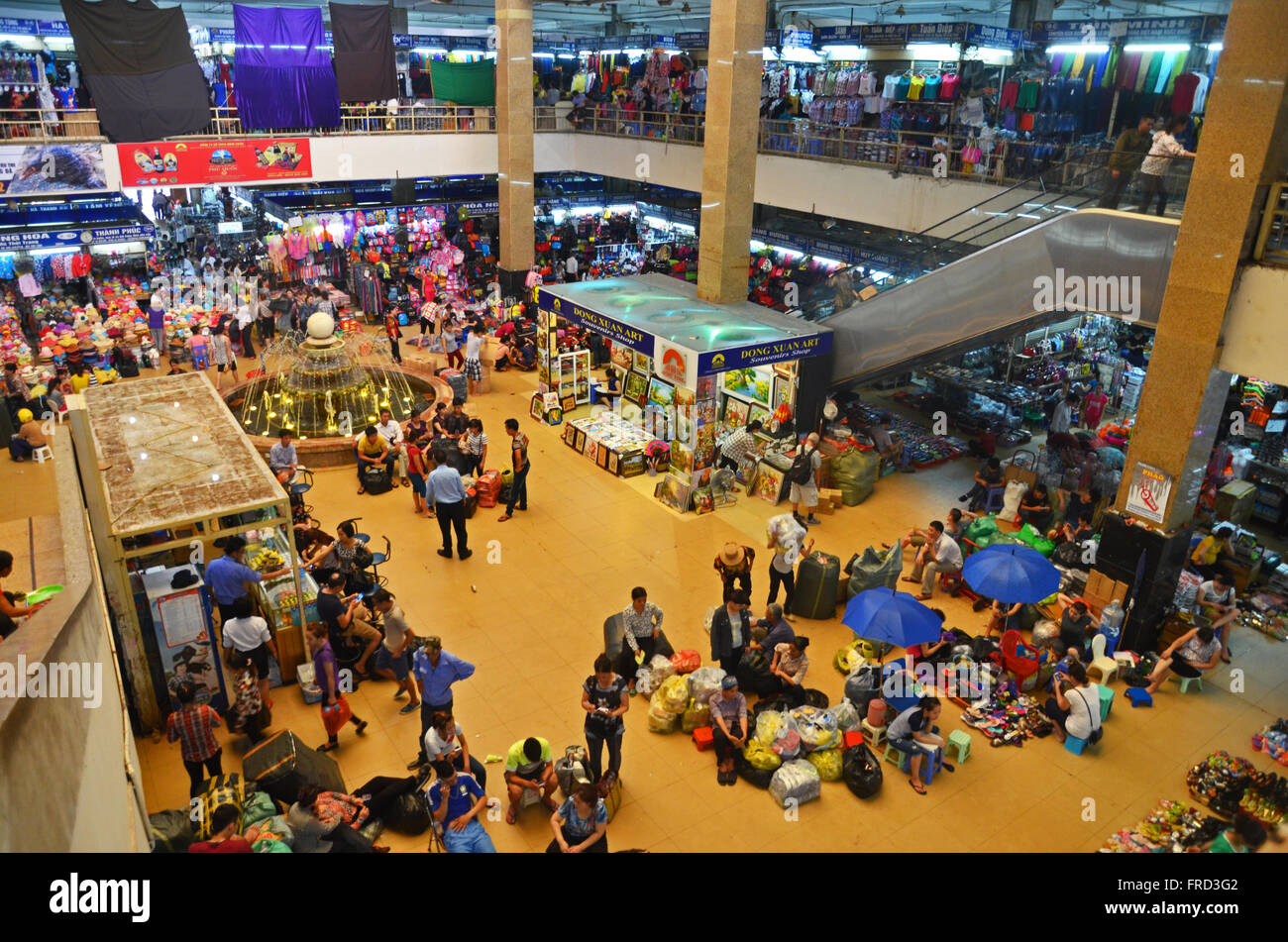 The interior of Dong Xuan Market, Hanoi, Vietnam Stock Photo