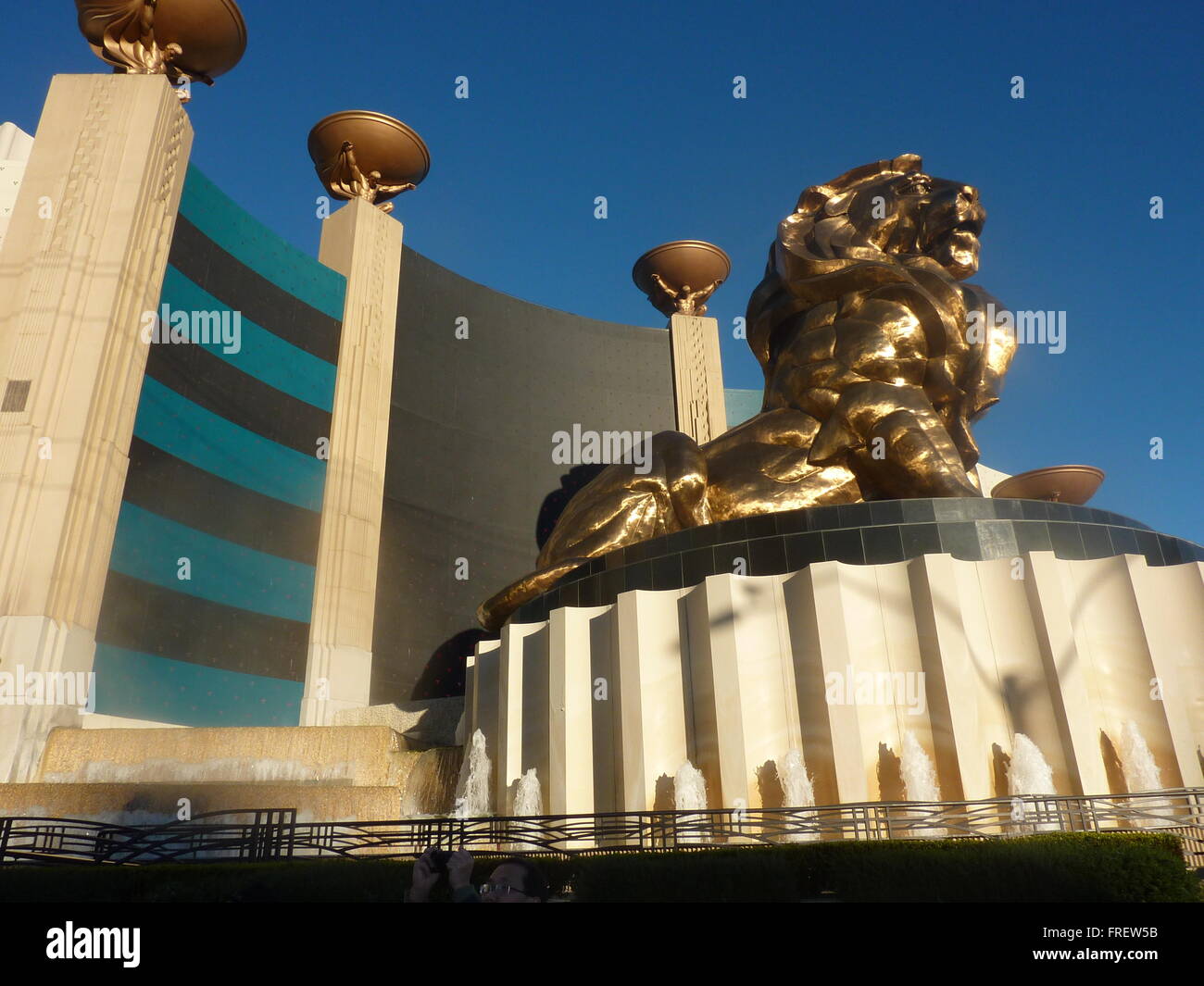 MGM Leo, Giant Lion brass statue at the entrance of MGM Grand Casino and  Hotel, Las Vegas Strip, Las Vegas, Nevada, USA Stock Photo - Alamy