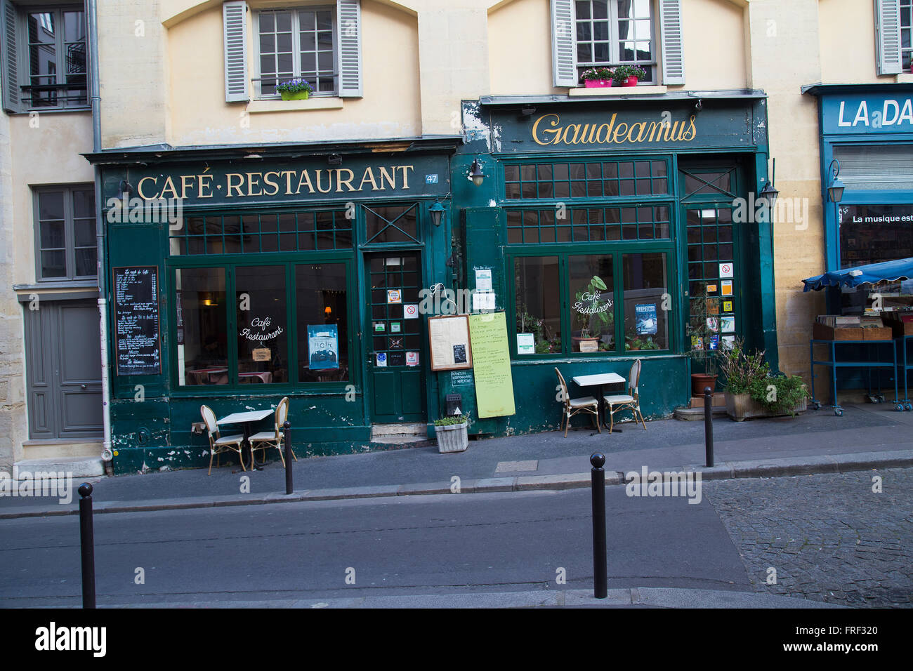 Cafe Restaurant in Paris France in winter Stock Photo - Alamy