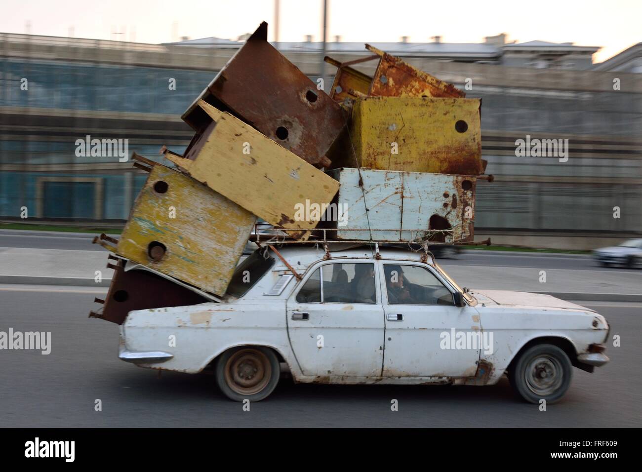 37 Of The Most Overloaded Vehicles Ever