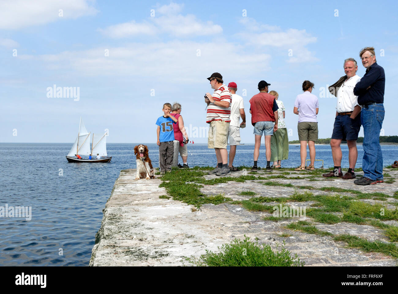 Gotland : Island of Vikings.  -  05/08/2007  -  Europe  -  A group of vacationers contemplating the panorama.   -  Laurent Paill Stock Photo