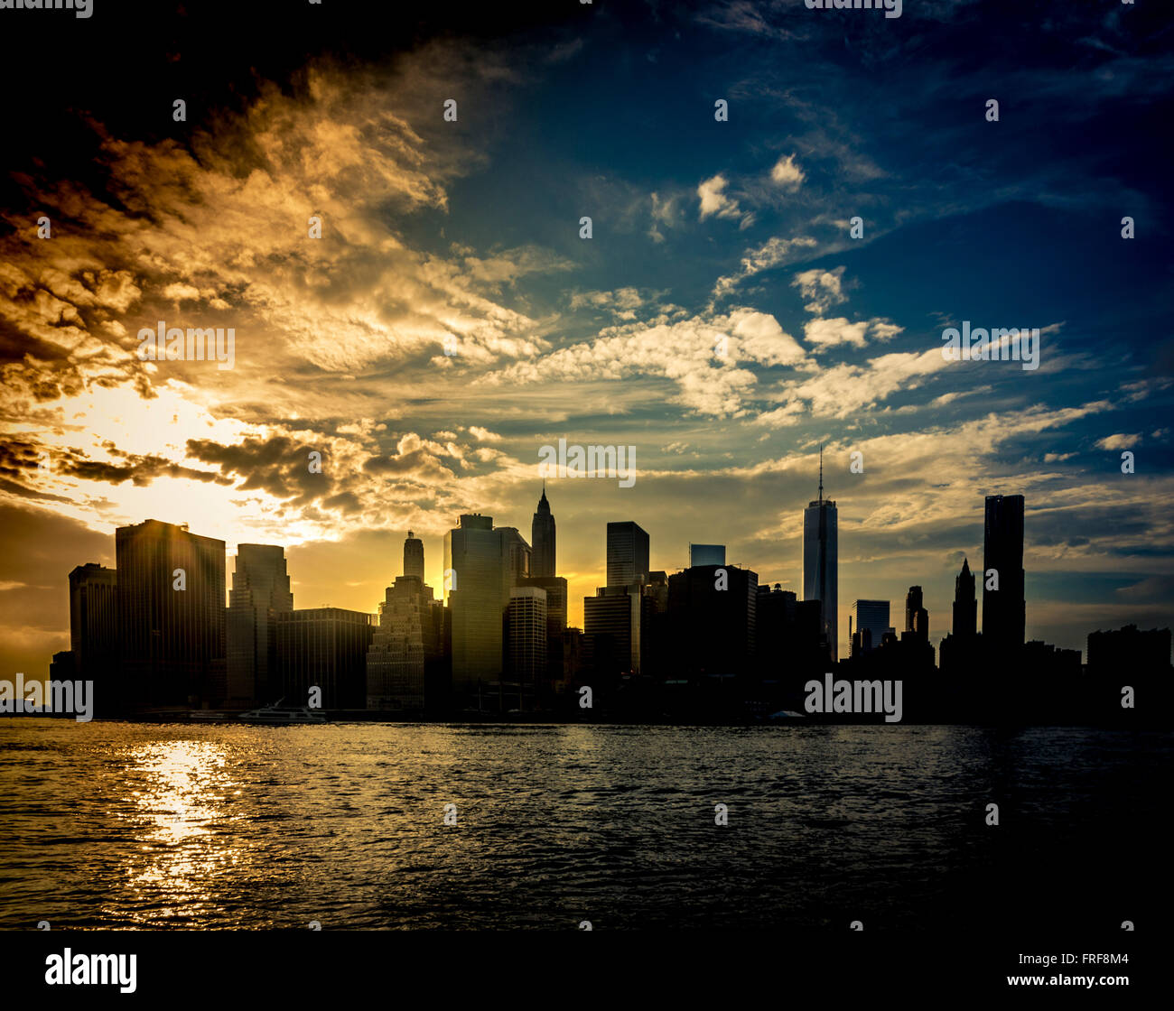 Manhattan skyline silhouette hi-res stock photography and images - Alamy