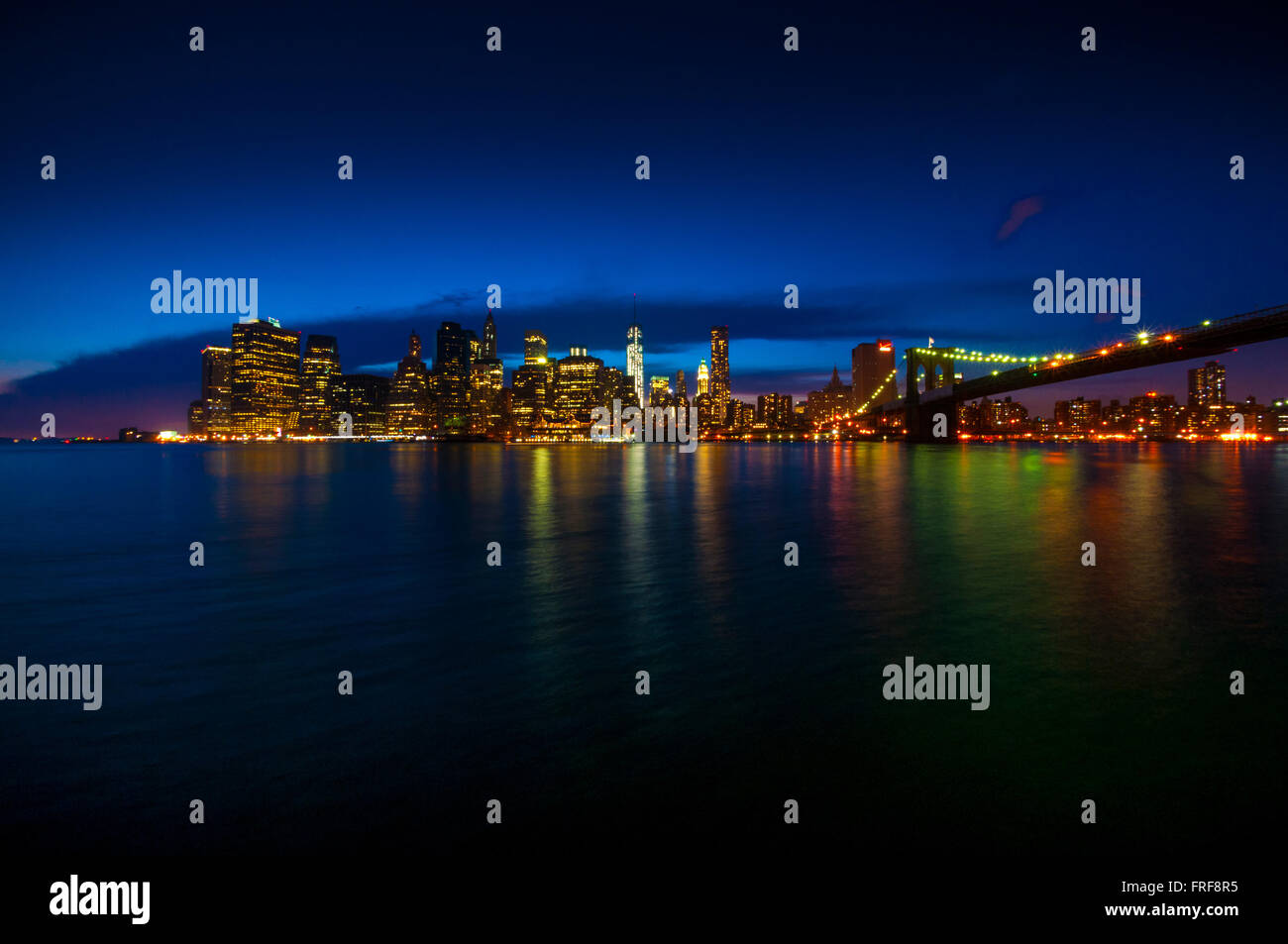 Dark sky new york city skyline hi-res stock photography and images - Alamy