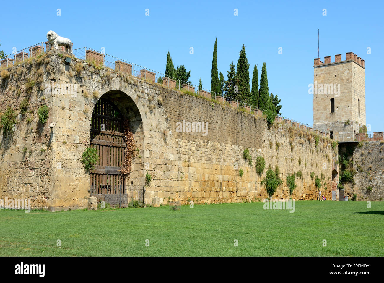 12th Century city walls, gateway and tower, Pisa, Toscana, Tuscany, Italy, Europe Stock Photo