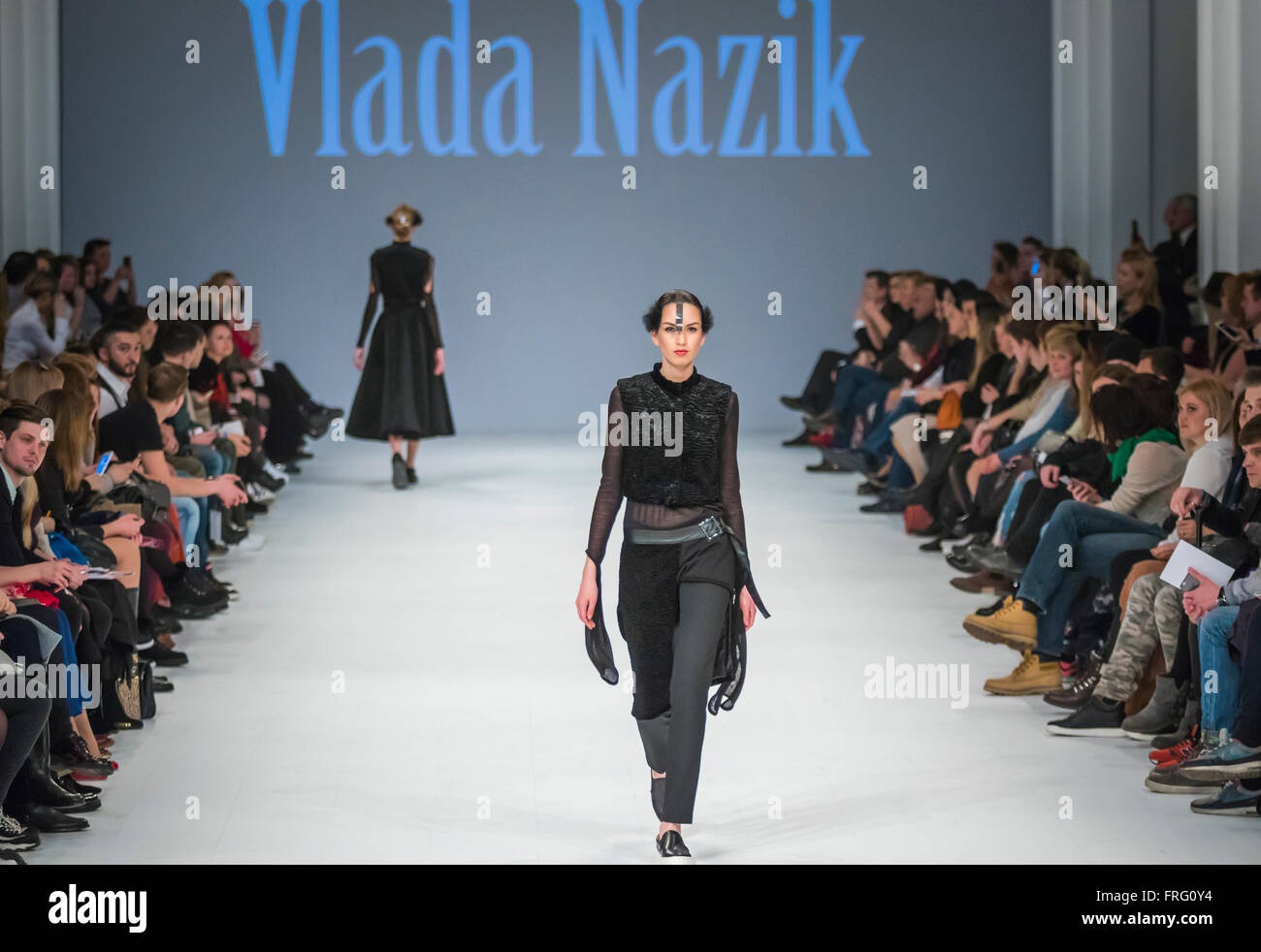 Fashion show runway audience hires stock photography and images Alamy