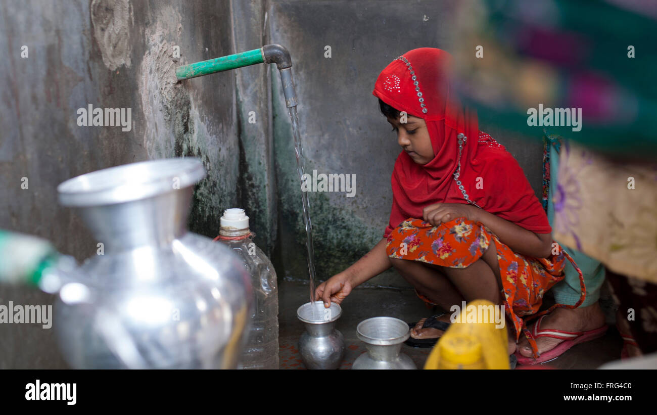 Bangladesh water supply hires stock photography and images Alamy