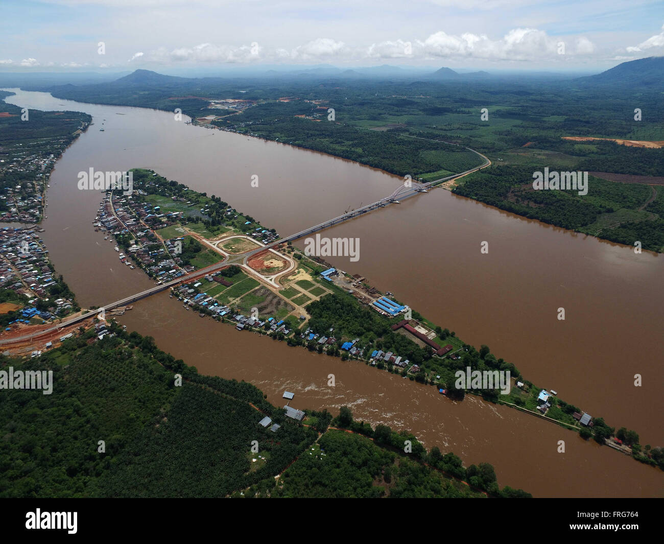 West kalimantan river hi-res stock photography and images - Alamy