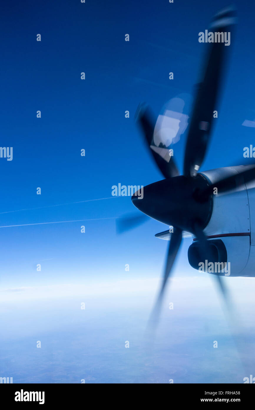 Turboprop engine in flight Stock Photo - Alamy