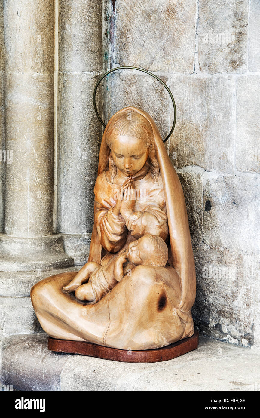 Wooden carving of mary and jesus in Wells Cathedral, Somerset, England Stock Photo