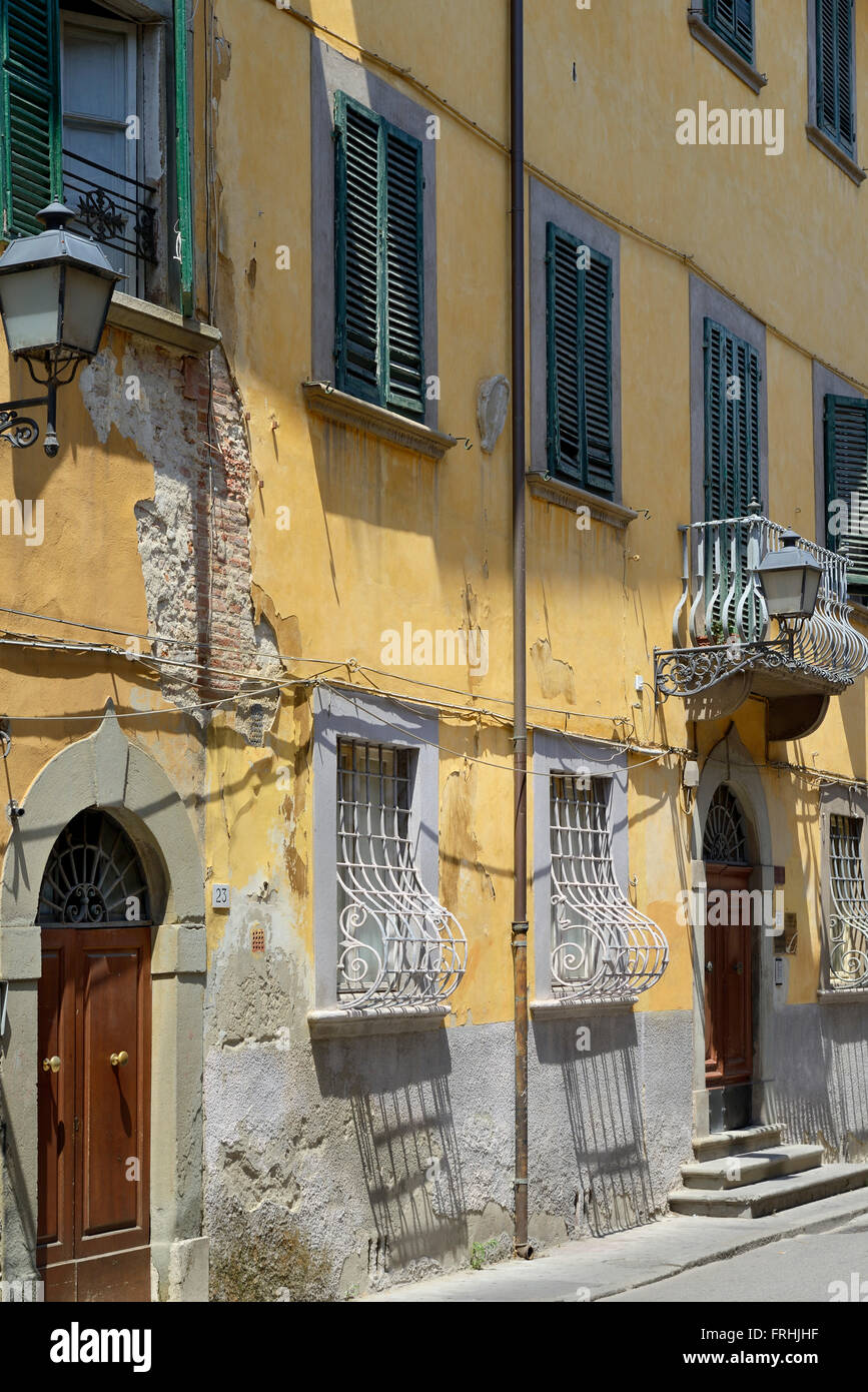 Rustic delapidated building, Via Giosuè Carducci, Pisa, Toscana, Tuscany, Italy, Europe Stock Photo