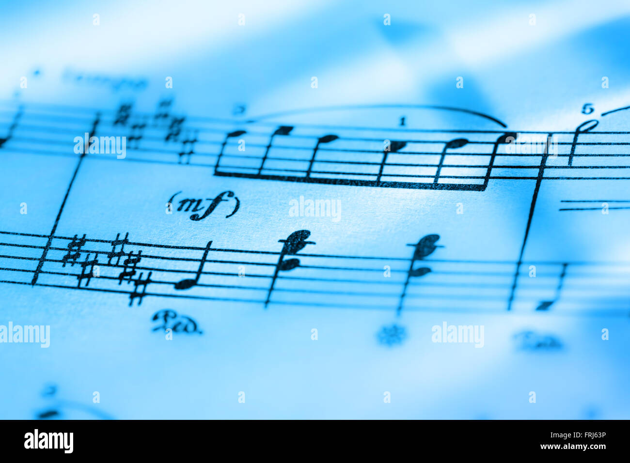 Blue music notes background hi-res stock photography and images - Alamy