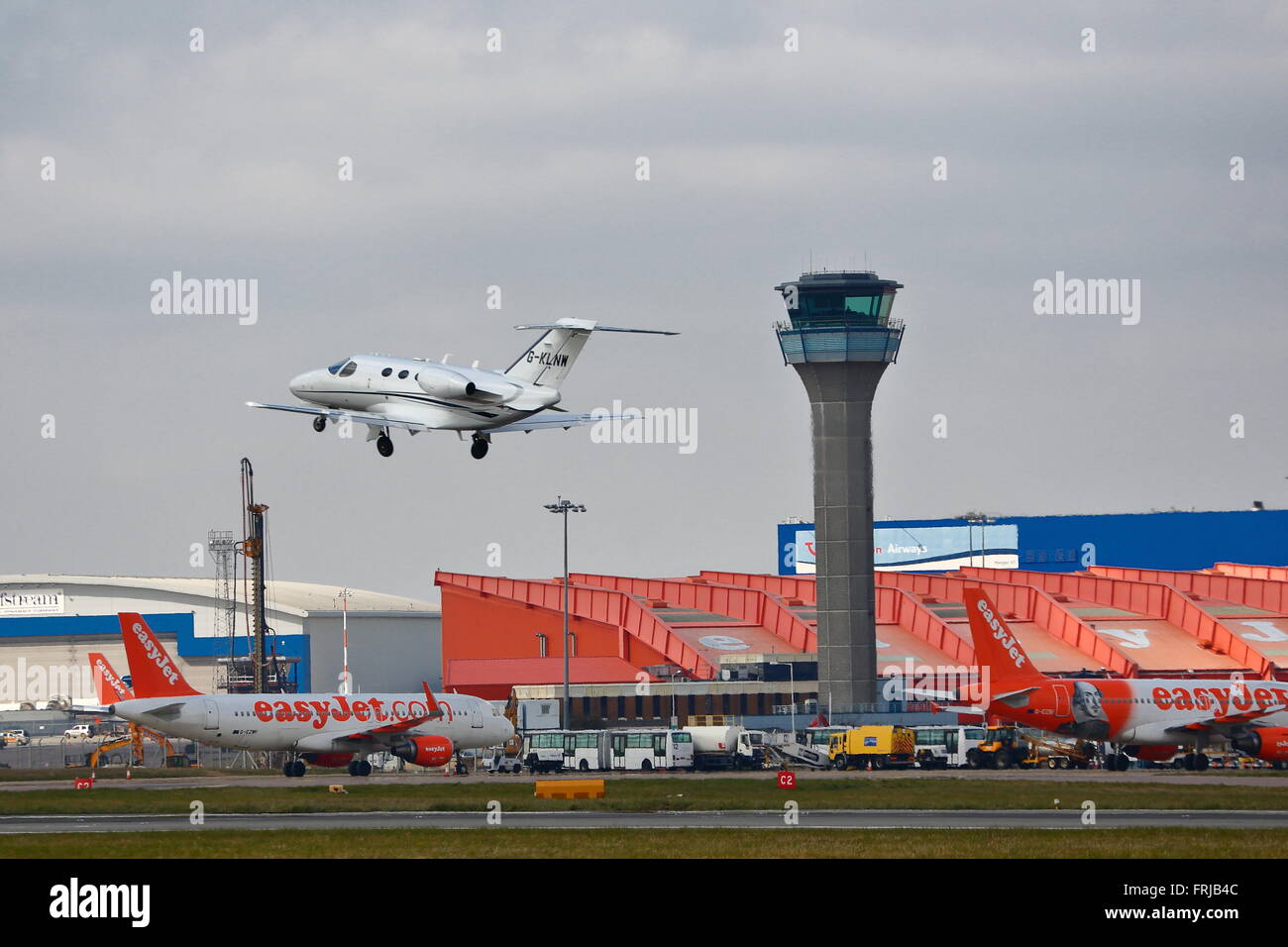 Private jets luton airport hires stock photography and images Alamy