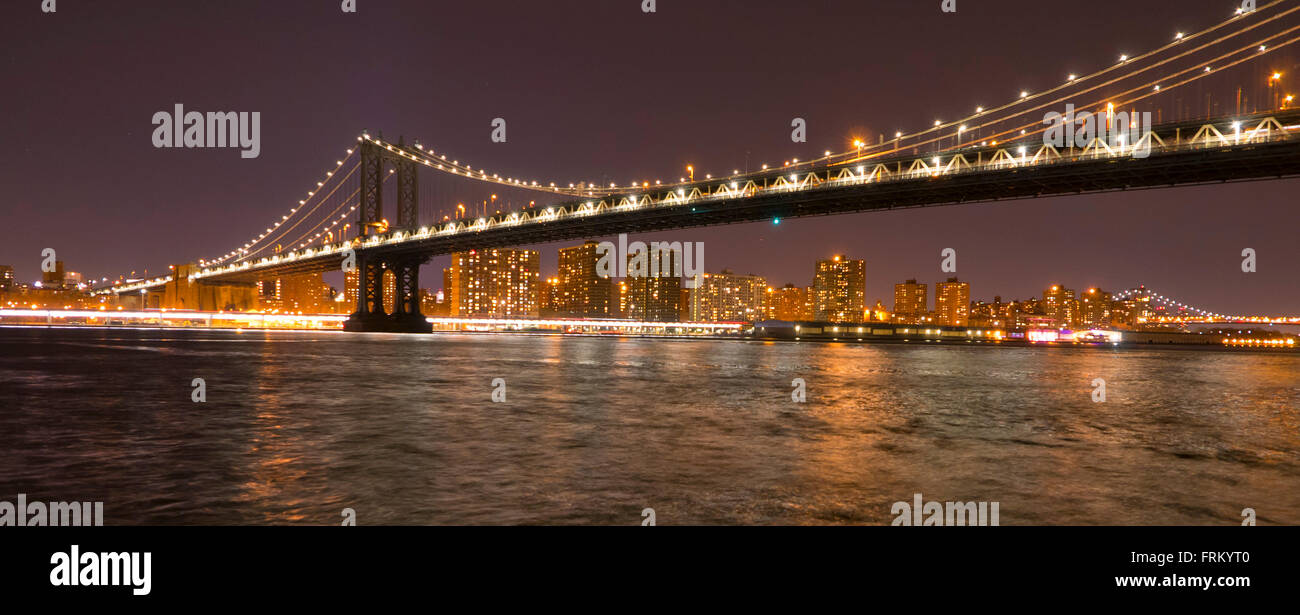 Manhattan Bridge New York at night Stock Photo - Alamy