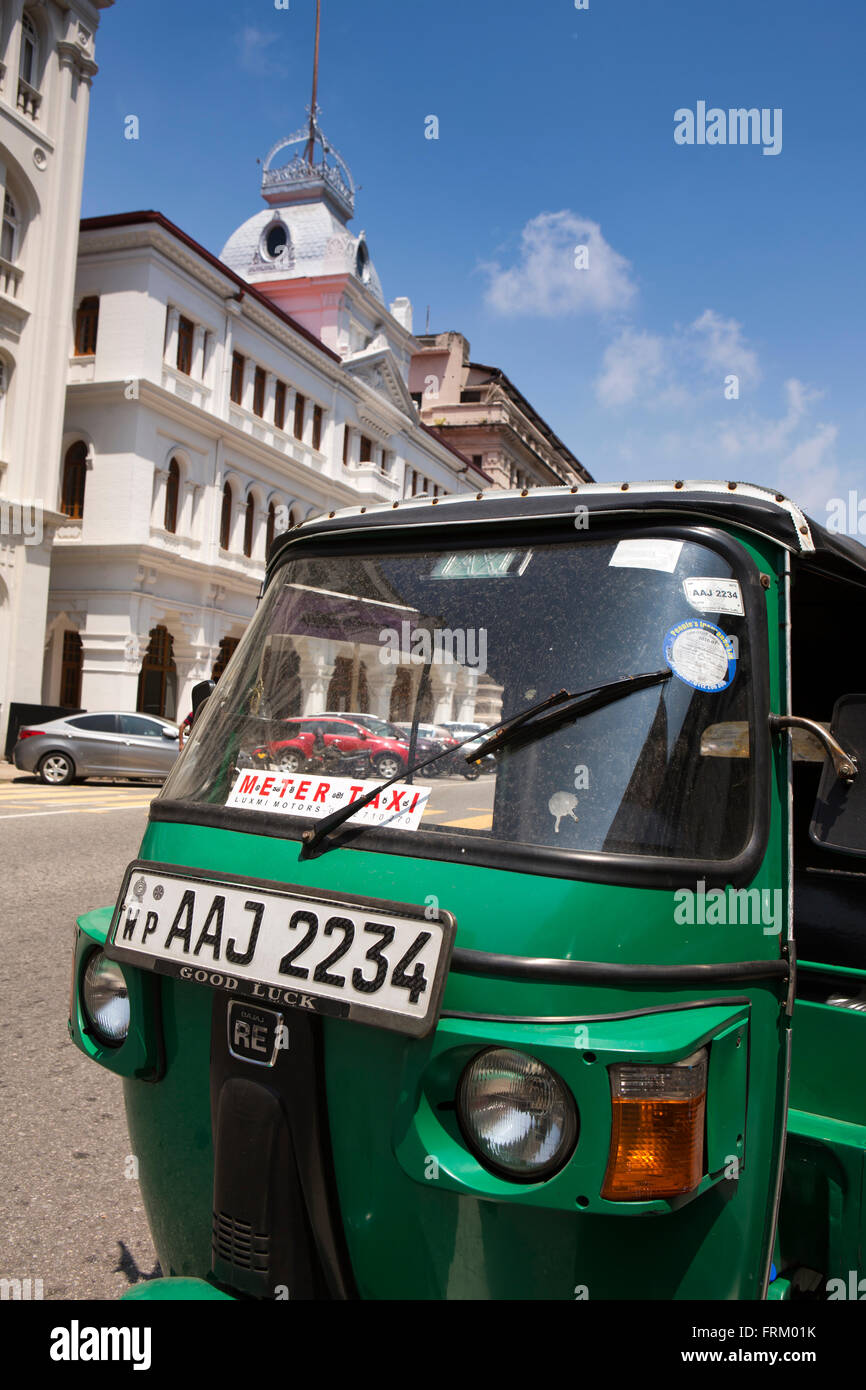 Sri Lanka, Colombo, Fort, Janadhipathi Mawatha, meter taxi autorickshaw Stock Photo
